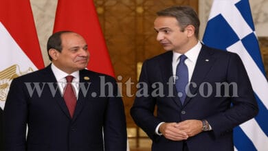 الرئيس عبد الفتاح السيسي ورئيس وزراء اليونان خلال مباحثات حول الصراع بين إسرائيل وإيران في القاهرة